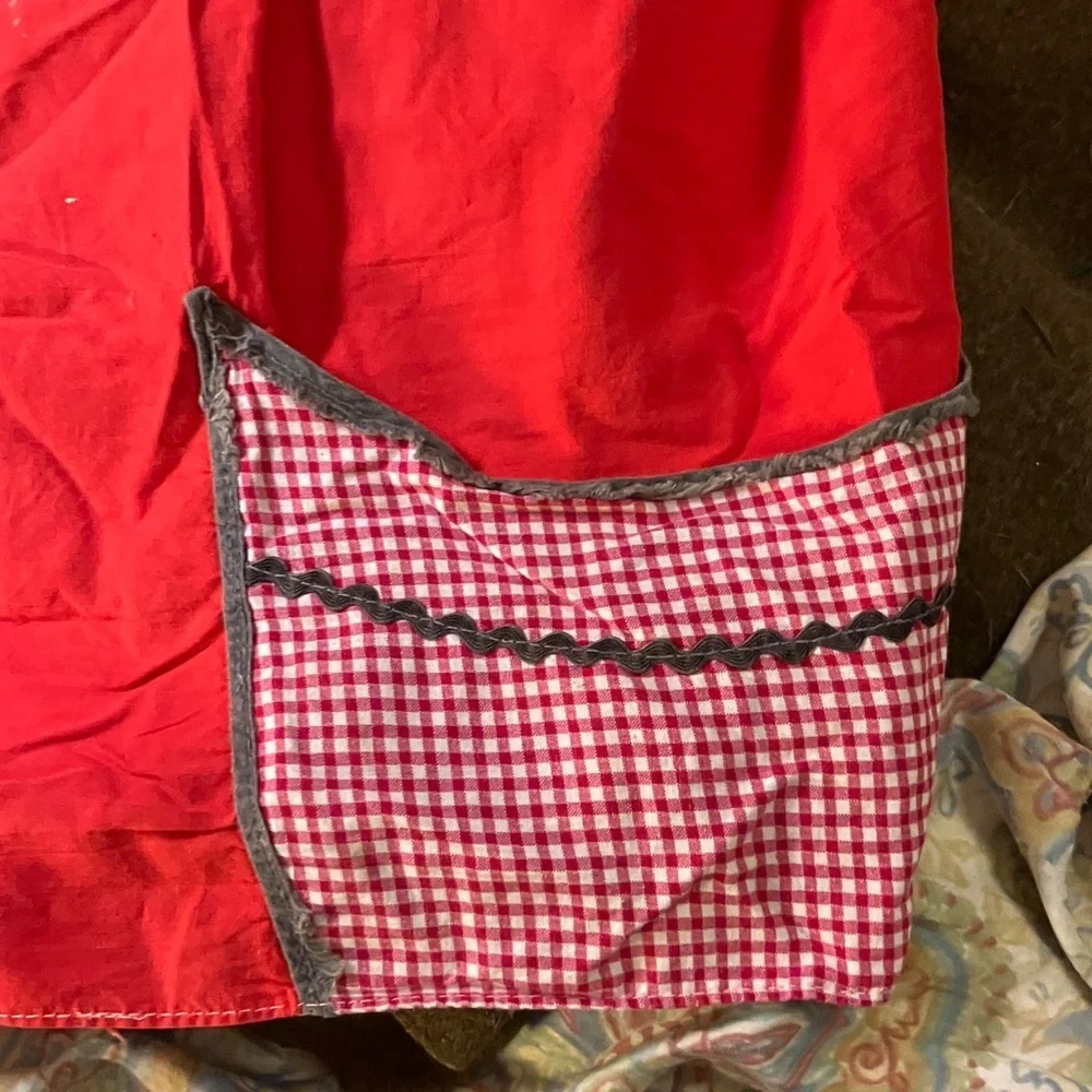 1950’s smock apron with gingham pockets